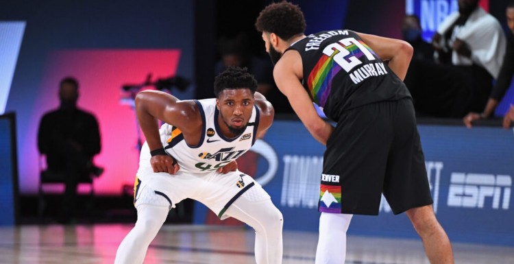 关键时刻施 关键时刻施