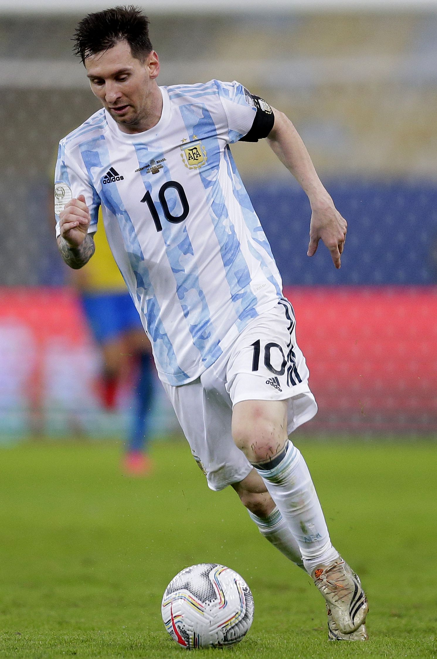 出亮眼表现 出亮眼表现