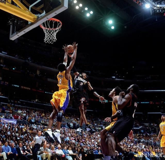 集中在后卫 集中在后卫